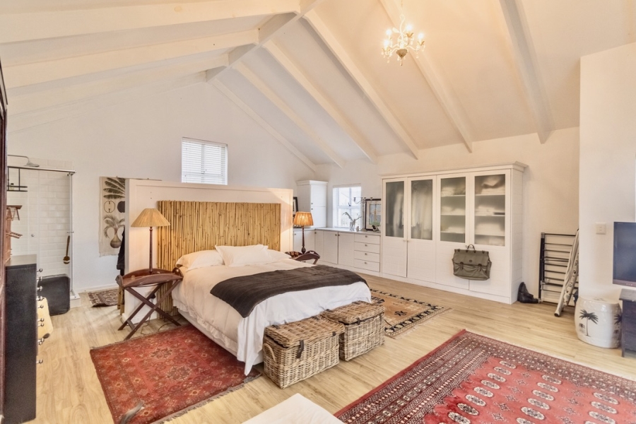 5 Bedroom Property for Sale in Grotto Bay Western Cape